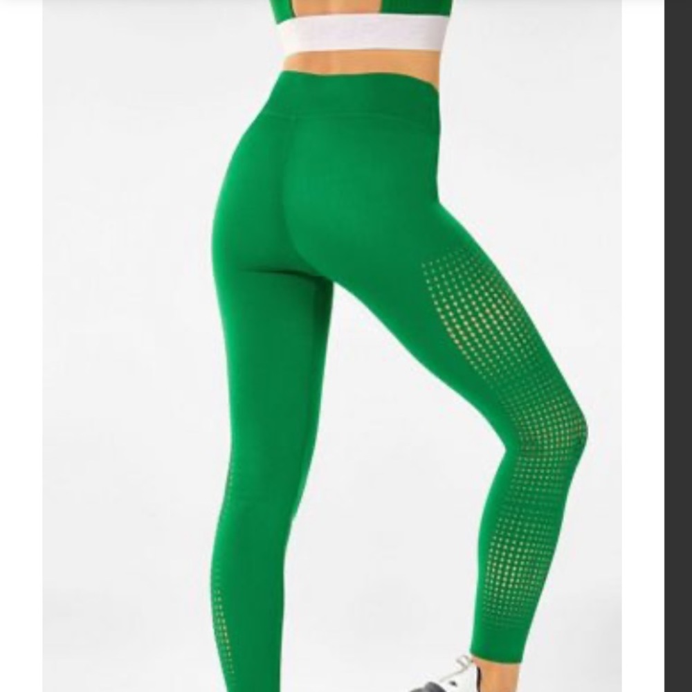 Fabletics Contender Scultpknit bra and pants XS